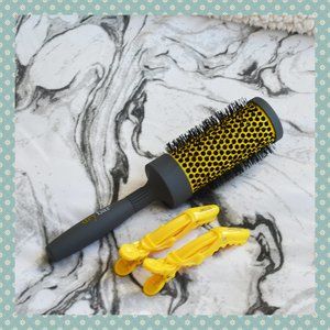 NWOT Drybar Full Pint Medium Round Ceramic Brush and Hold Me Hair Clips